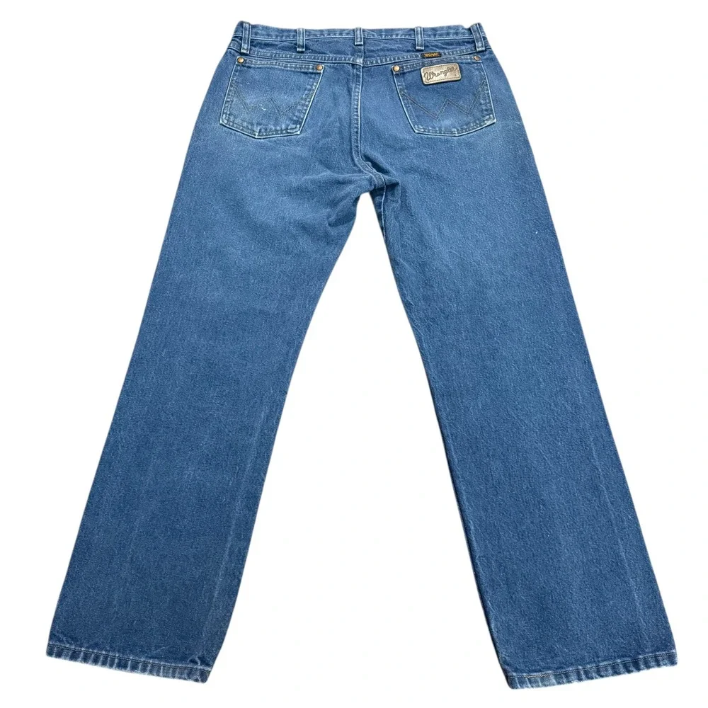 Wrangler features that logo